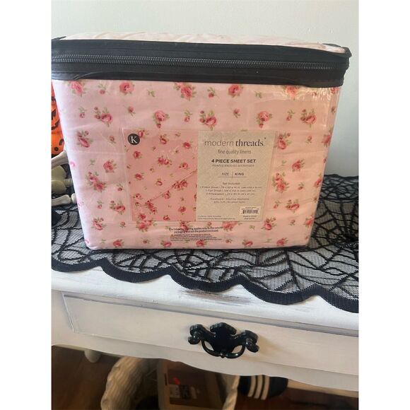 Modern Threads King 4-Piece Rose Sketch Microfiber Sheet Set Pink - Picture 2 of 2